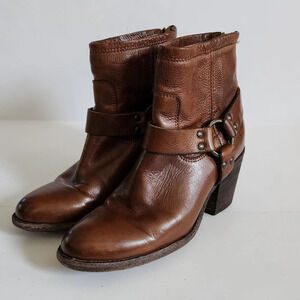 Frye Tabitha short heeled boots size 7